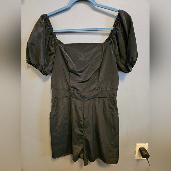 Black romper - Picture 2 of 6